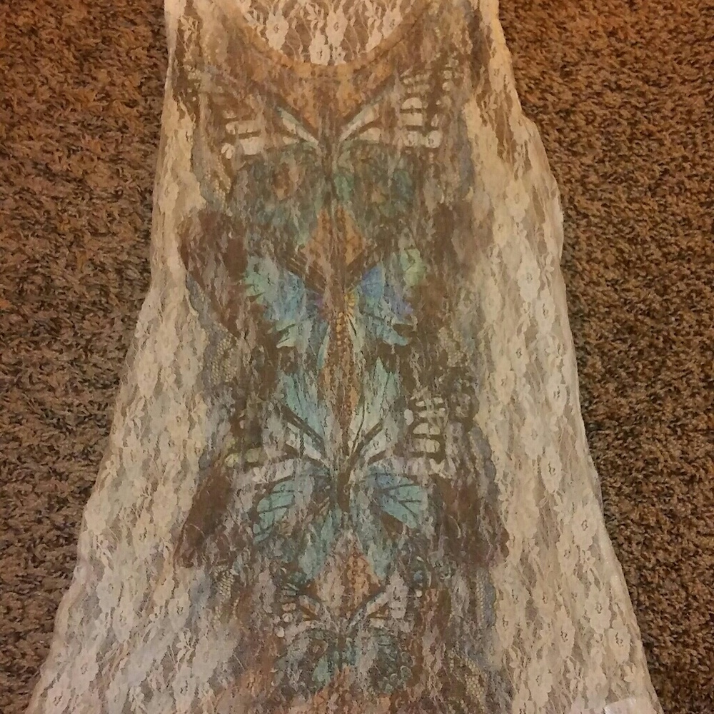 Sheer lace tanktop.